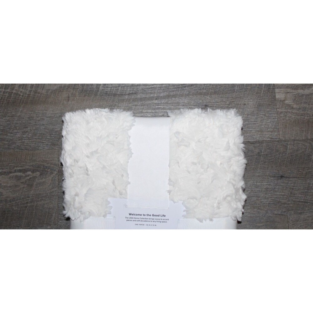 UGG HOME PLUSH FUR THROW SNOW WHITE NEW 50 X 70 - Picture 5 of 5